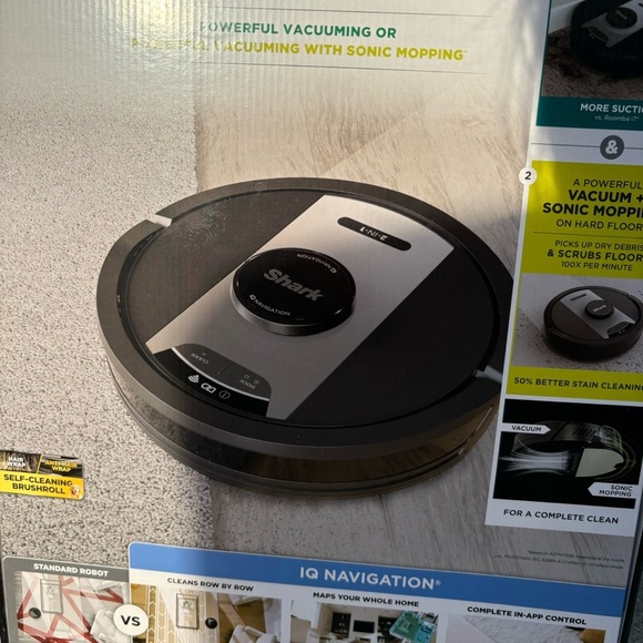 Shark IQ 2-in-1 Robot Vacuum - Picture 3 of 4